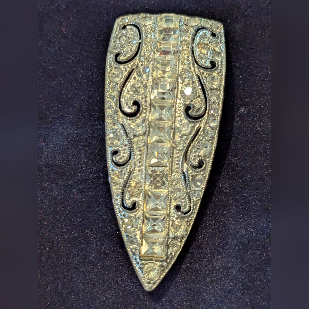 Elegant Silver Coro Dress Clip with Crystal Accents